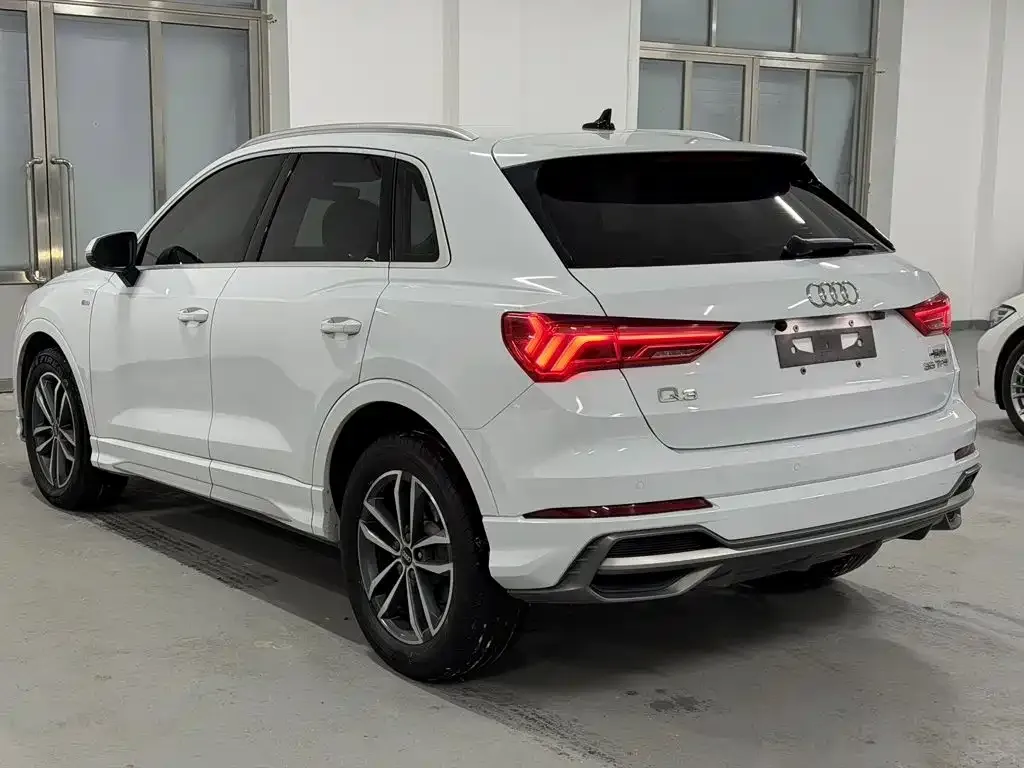 Audi Q3 — фото 10