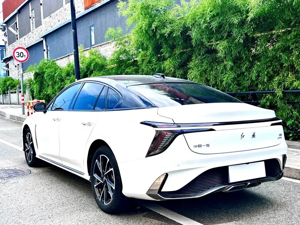 Hongqi H6 — фото 10