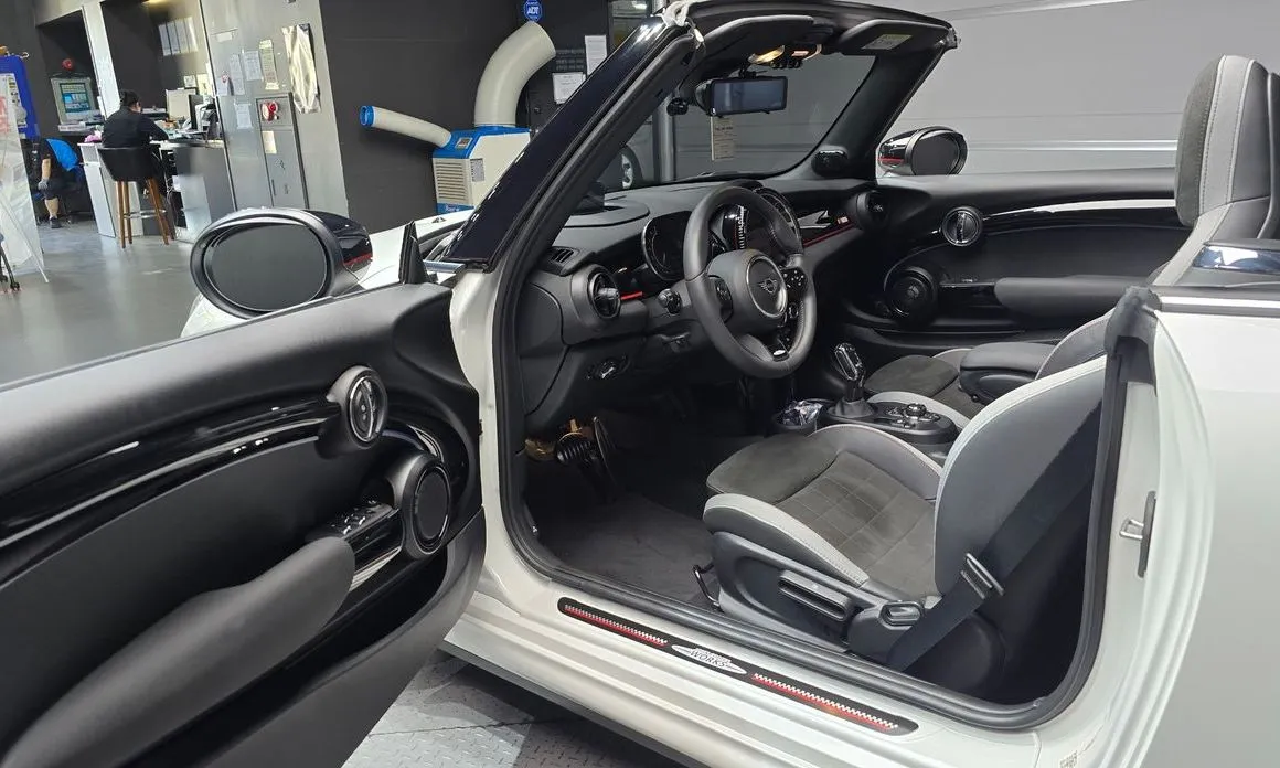 Mini Cooper Convertible 2024 из KR, фото 4