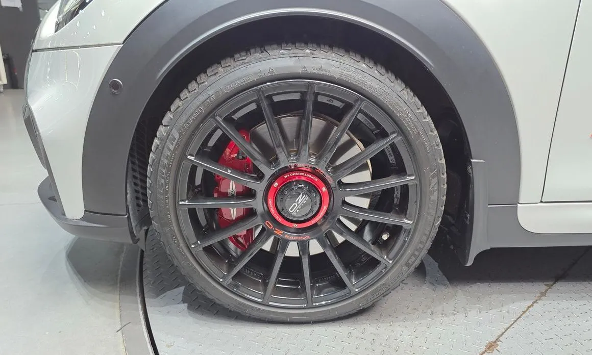 Mini Cooper Convertible 2024 из KR, фото 6