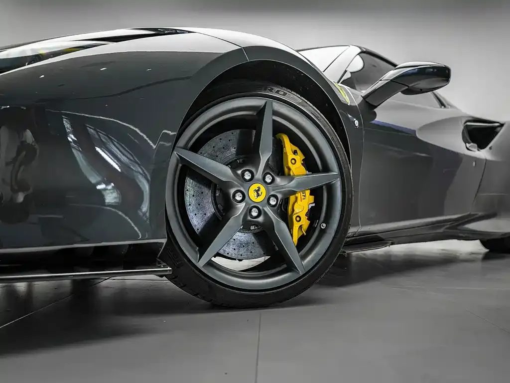 Ferrari F8 — фото 8