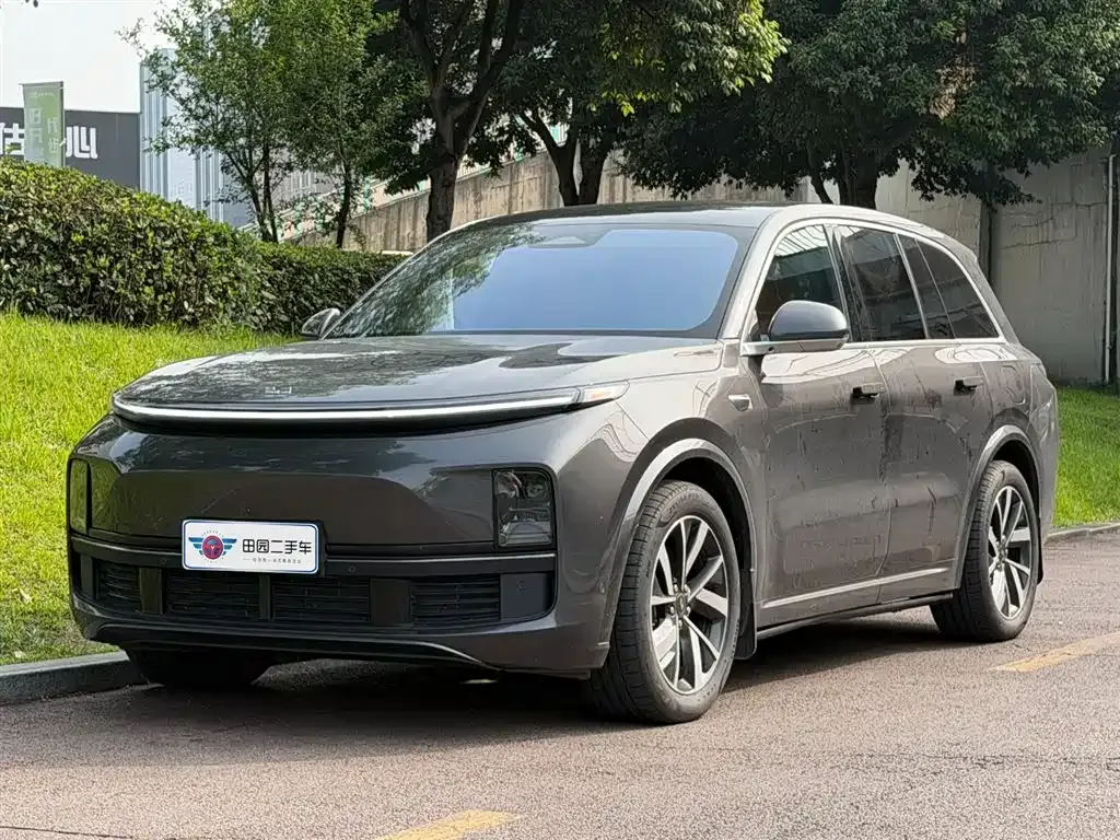 Li Auto L8