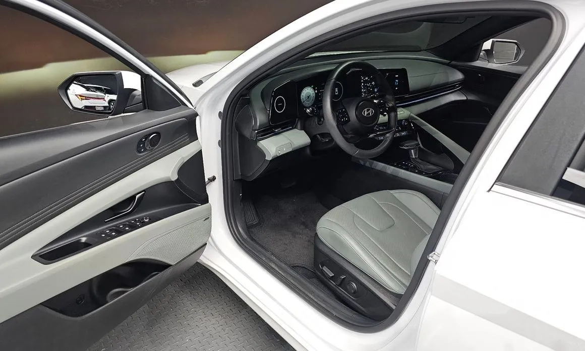 Hyundai AVANTE — фото 4