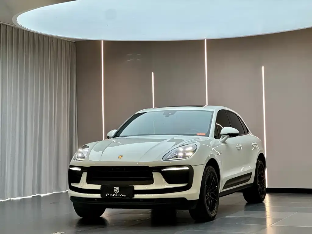 Porsche Macan — фото 1