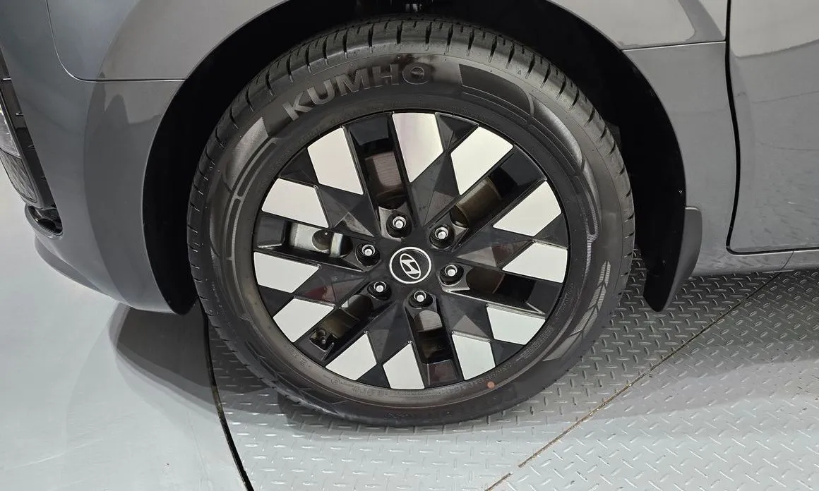 Hyundai Staria — фото 3