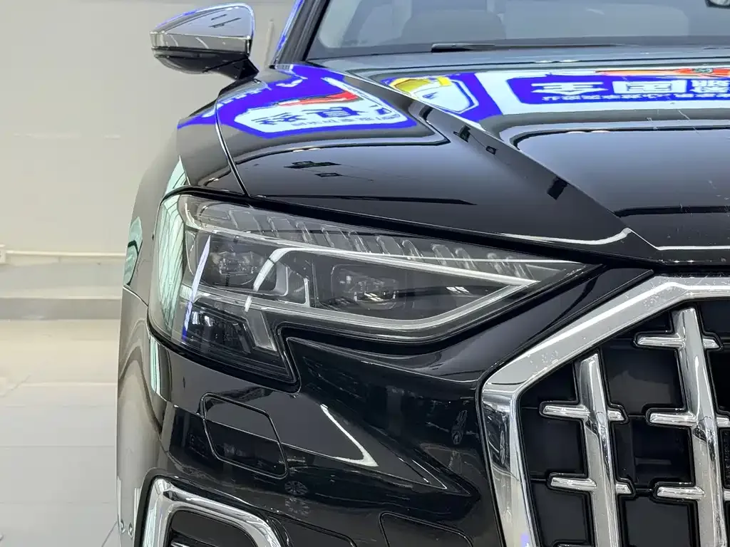 Audi A8 — фото 4