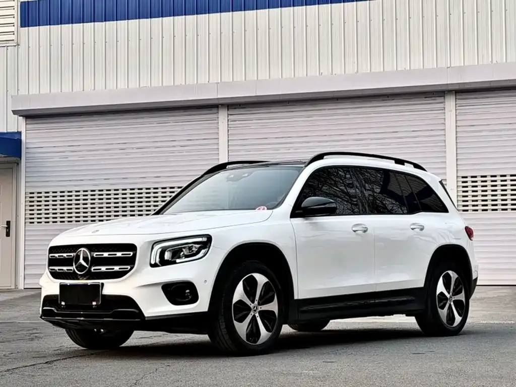 Mercedes-Benz GLB — фото 1