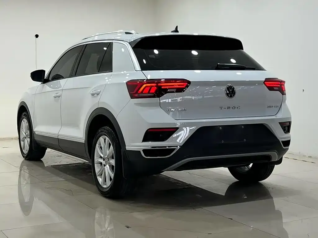 Volkswagen T-Roc — фото 2