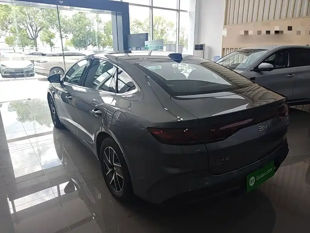 BYD Qin L — фото 10