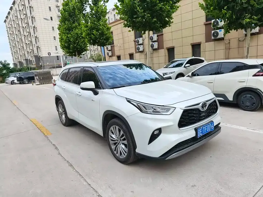 Toyota Highlander — фото 2