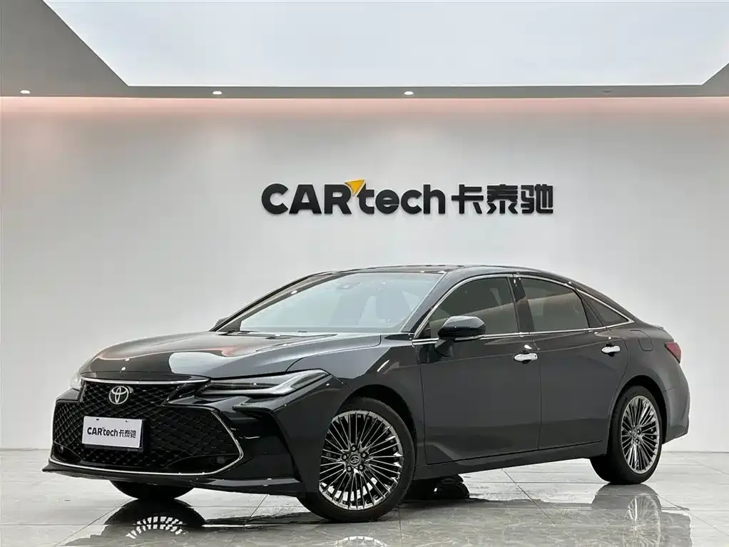 Toyota Avalon — фото 1