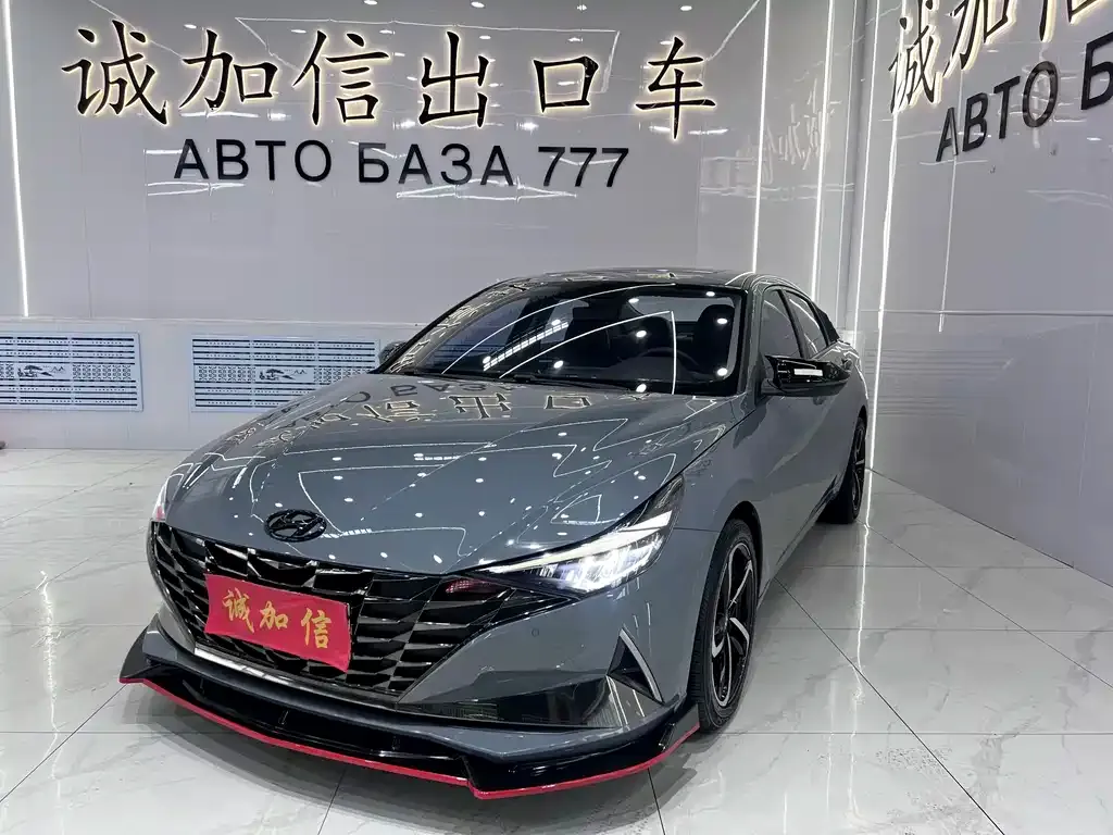 Hyundai Elantra — фото 1