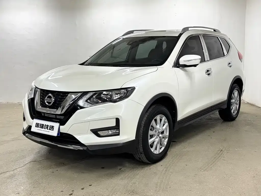Nissan X-Trail — фото 1