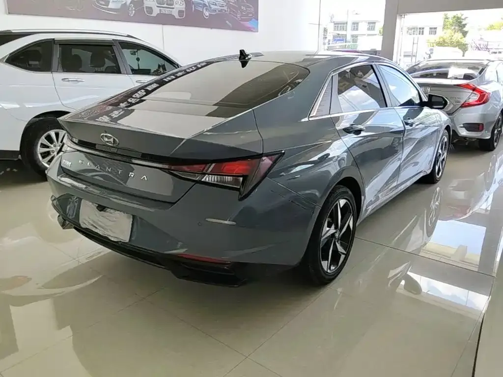 Hyundai Elantra — фото 6