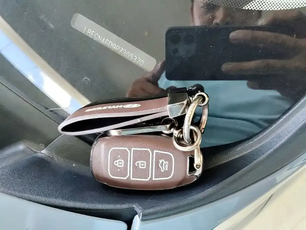 Hyundai Elantra — фото 10
