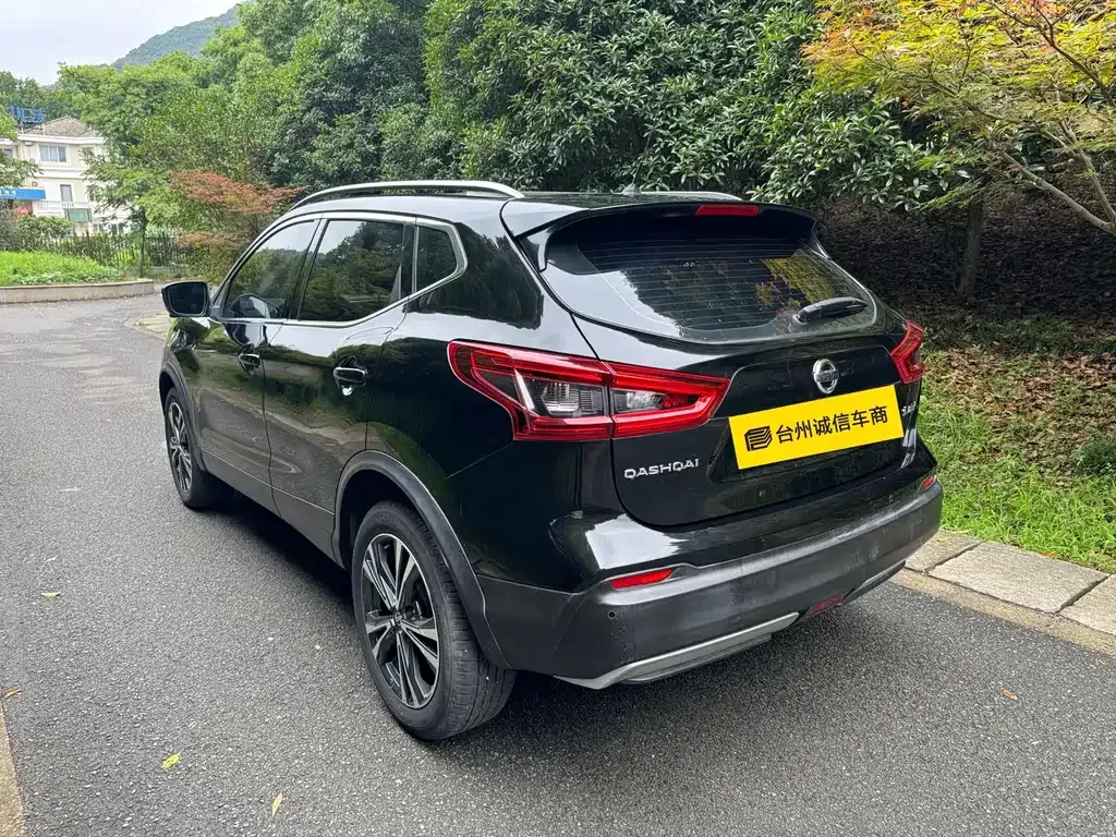 Nissan Qashqai — фото 8