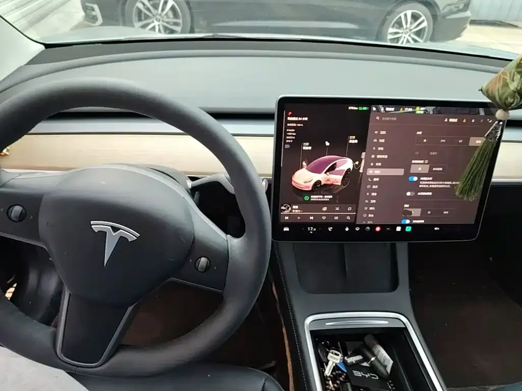 Tesla Model 3 — фото 4