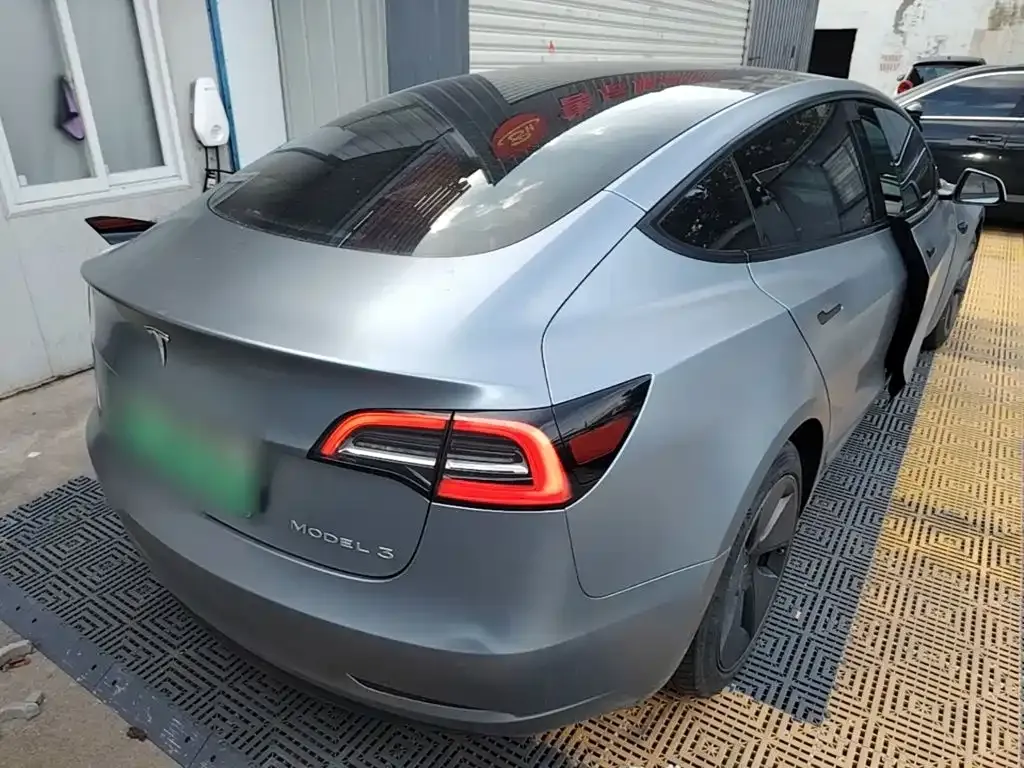 Tesla Model 3 — фото 5