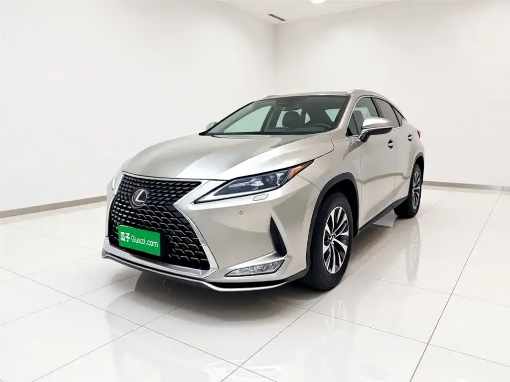 Lexus RX — фото 1