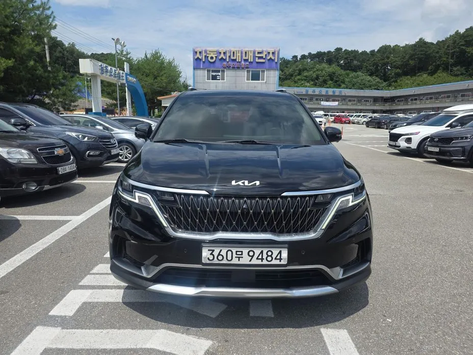 Kia Carnival — фото 1