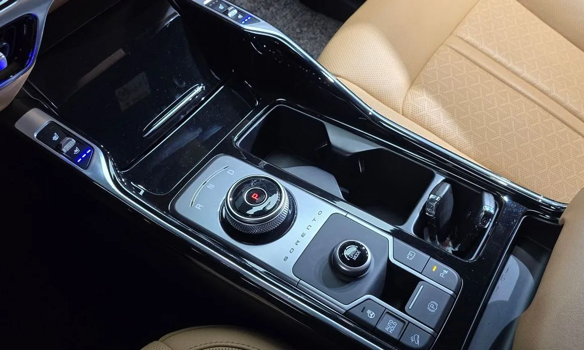 Kia Sorento — фото 10