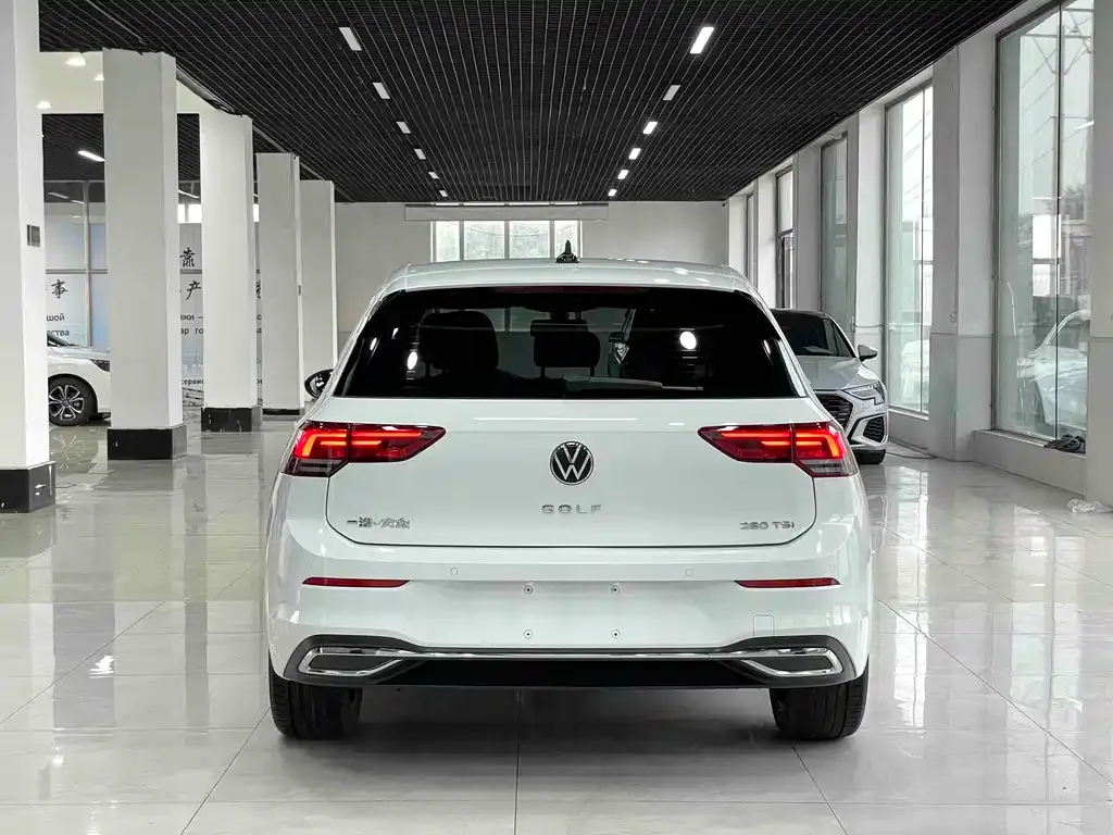Volkswagen Golf — фото 8
