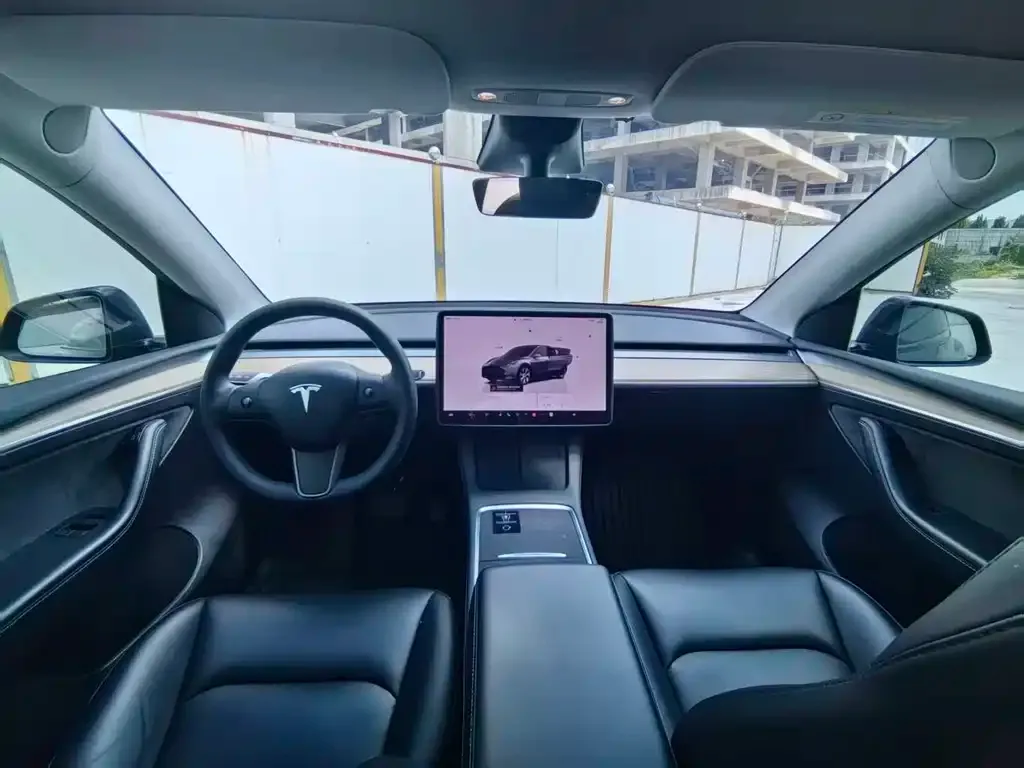 Tesla Model Y — фото 4