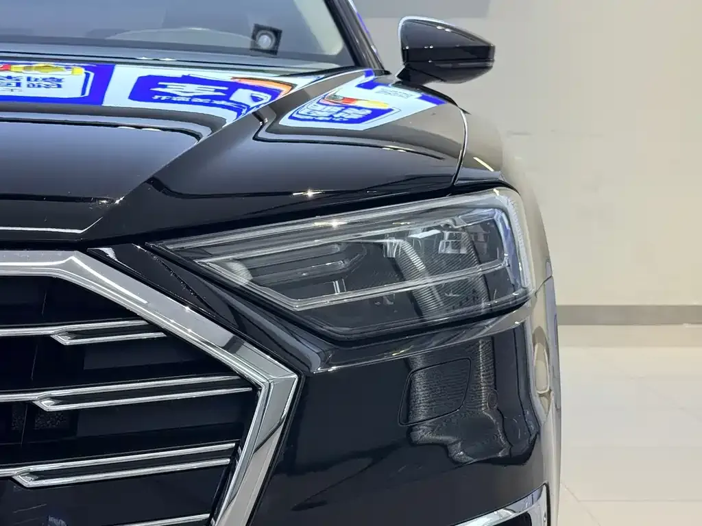 Audi A8 — фото 3