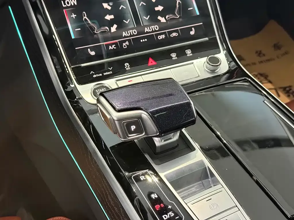 Audi A8 — фото 4