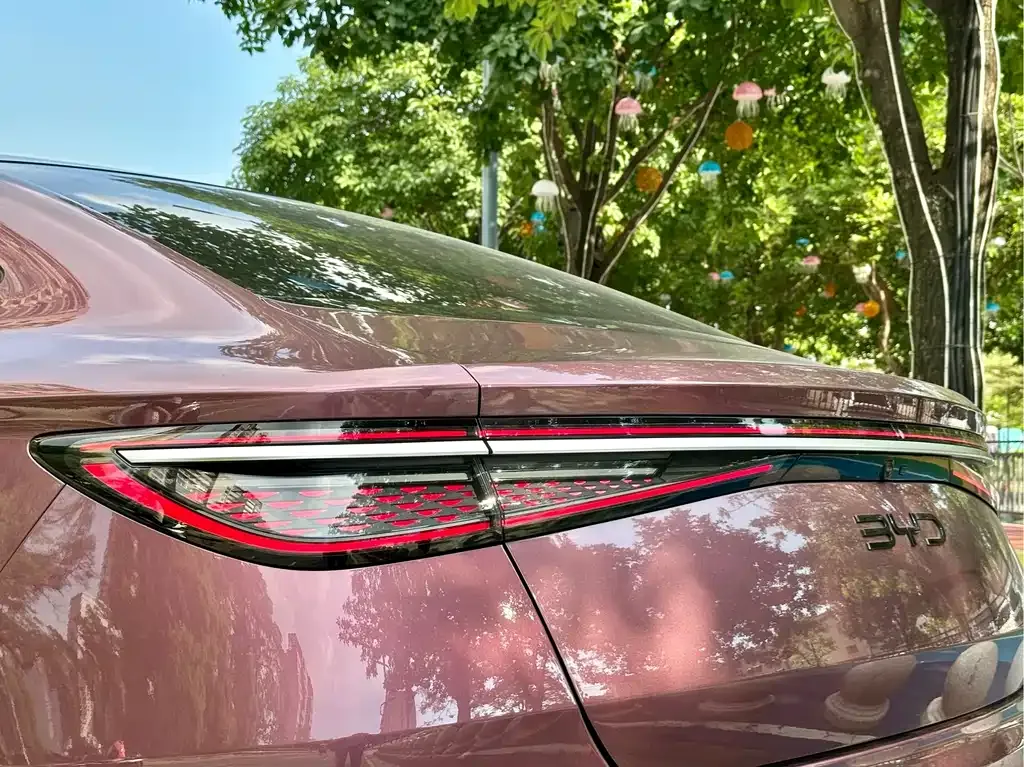 BYD Seal — фото 10