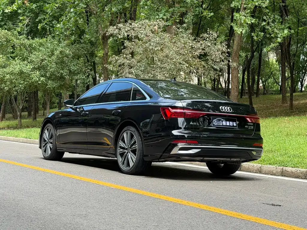 Audi A6L — фото 9
