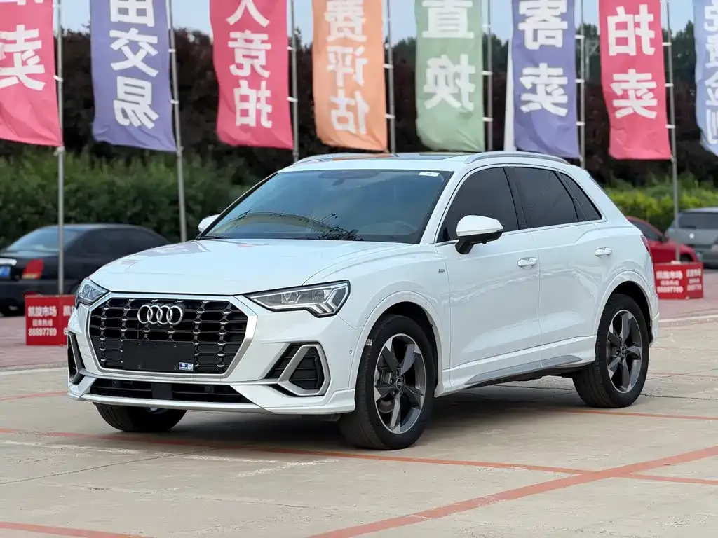 Audi Q3 — фото 1