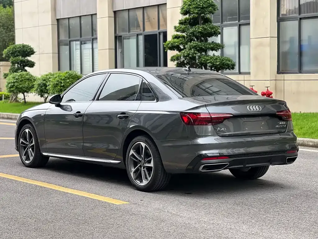 Audi A4L — фото 10