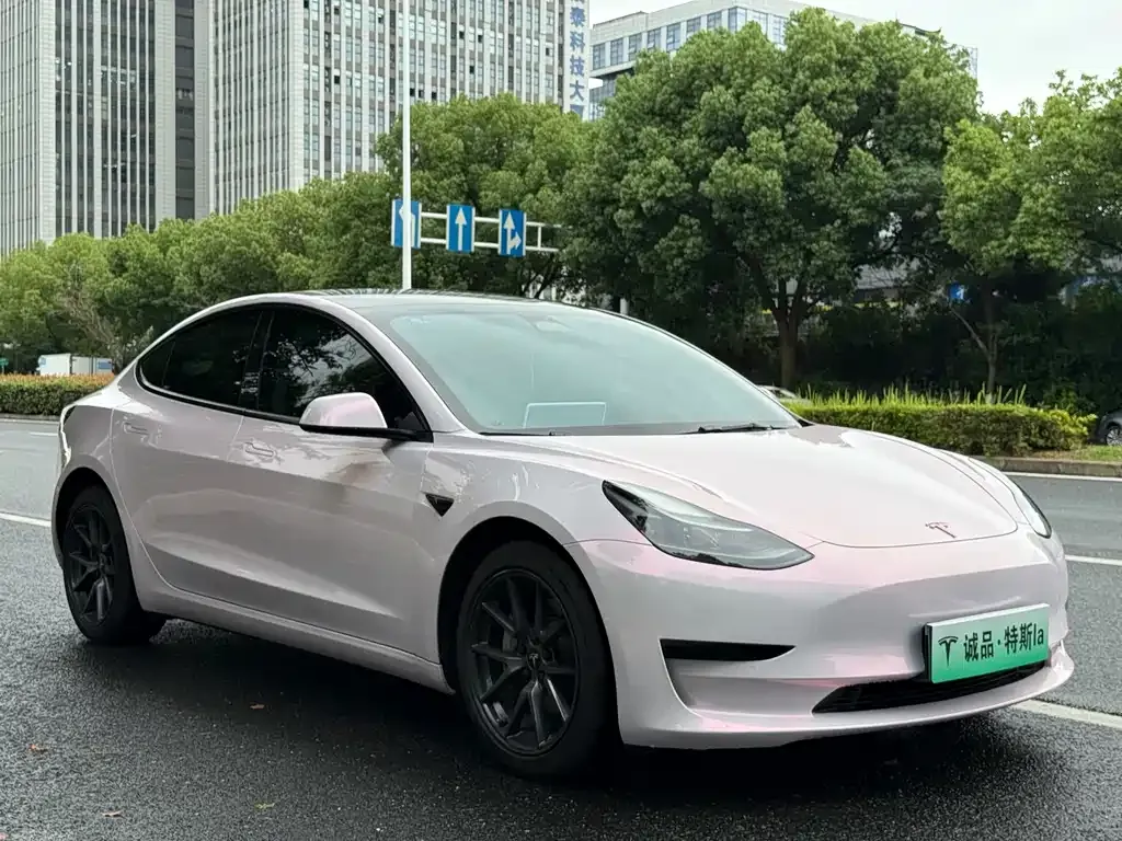 Tesla Model 3 — фото 9
