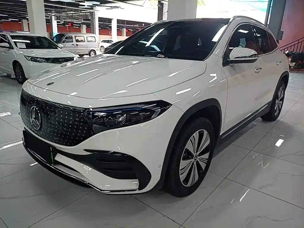 Mercedes-Benz EQA — фото 1