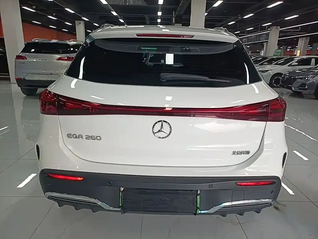 Mercedes-Benz EQA — фото 8