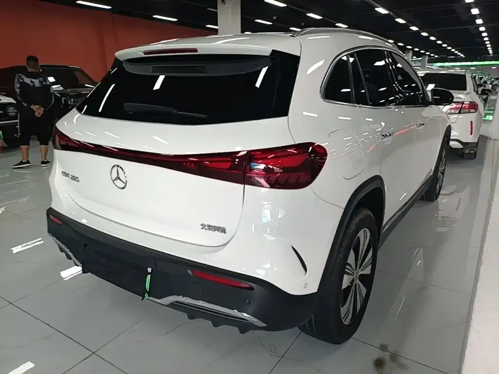Mercedes-Benz EQA — фото 3
