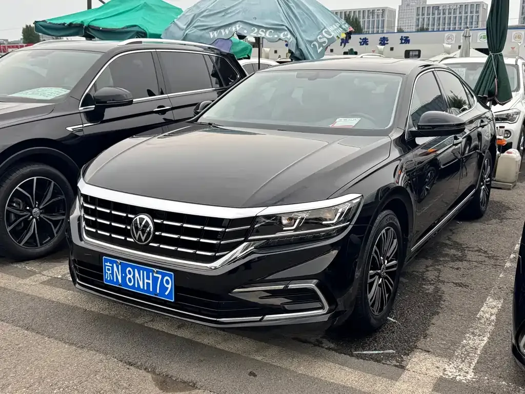 Volkswagen Passat — фото 1