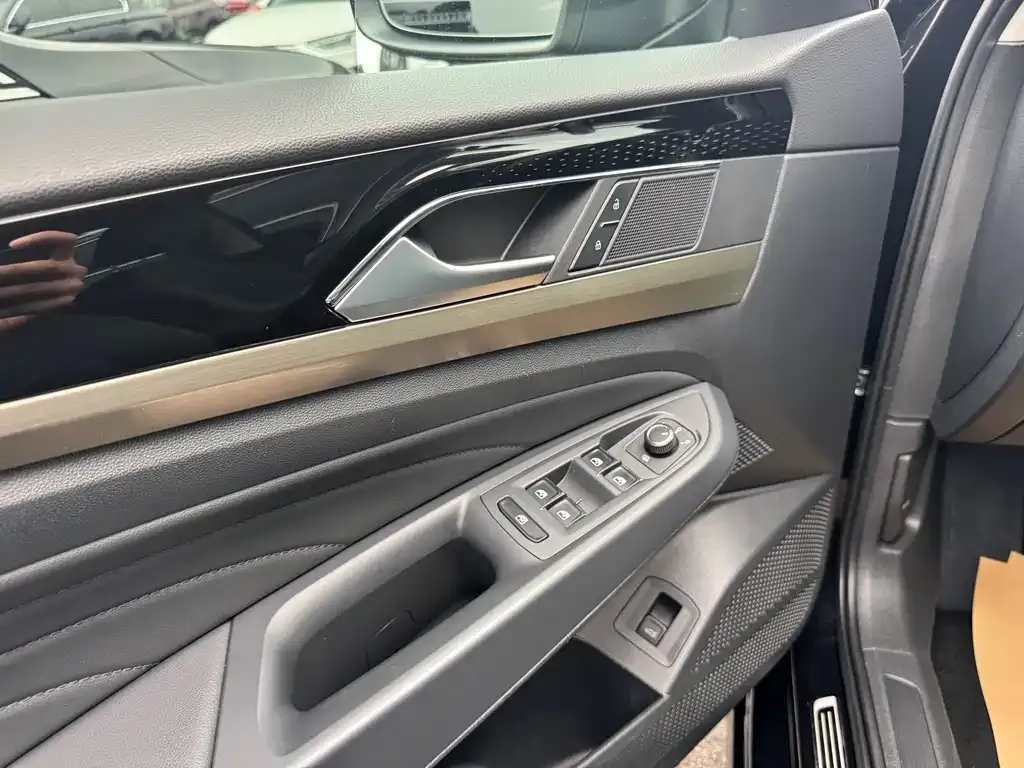 Volkswagen Passat — фото 8