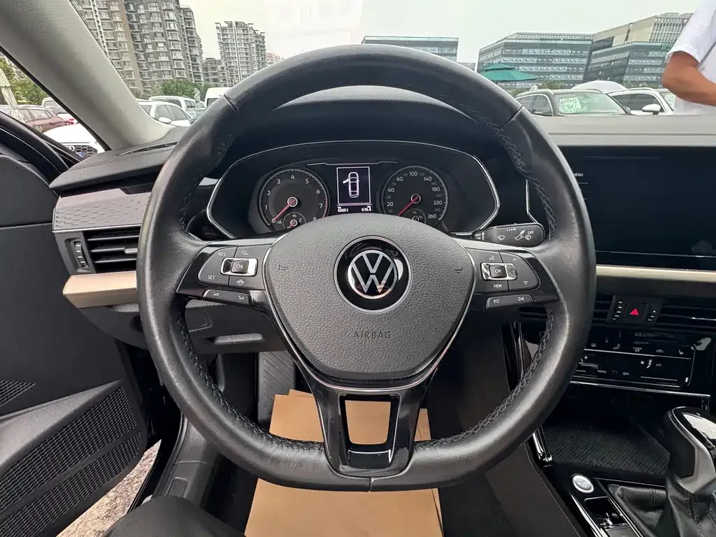 Volkswagen Passat — фото 7