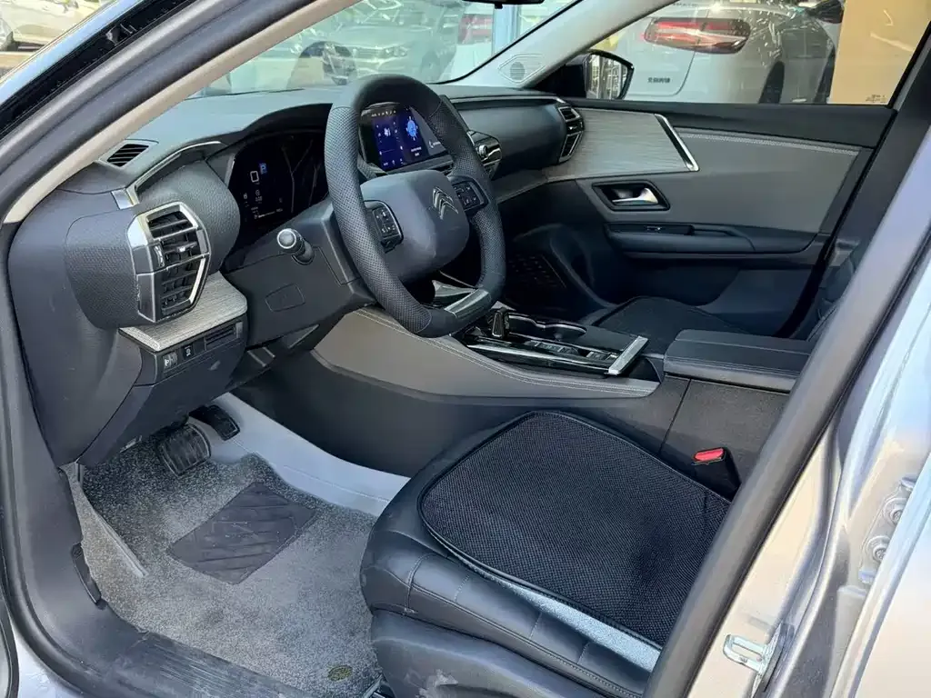 Citroen C5 X 2024 из CN, фото 3