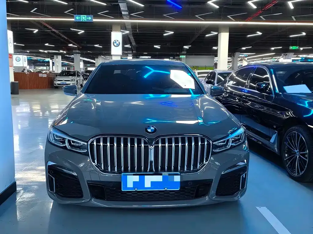 BMW 7 Series — фото 10