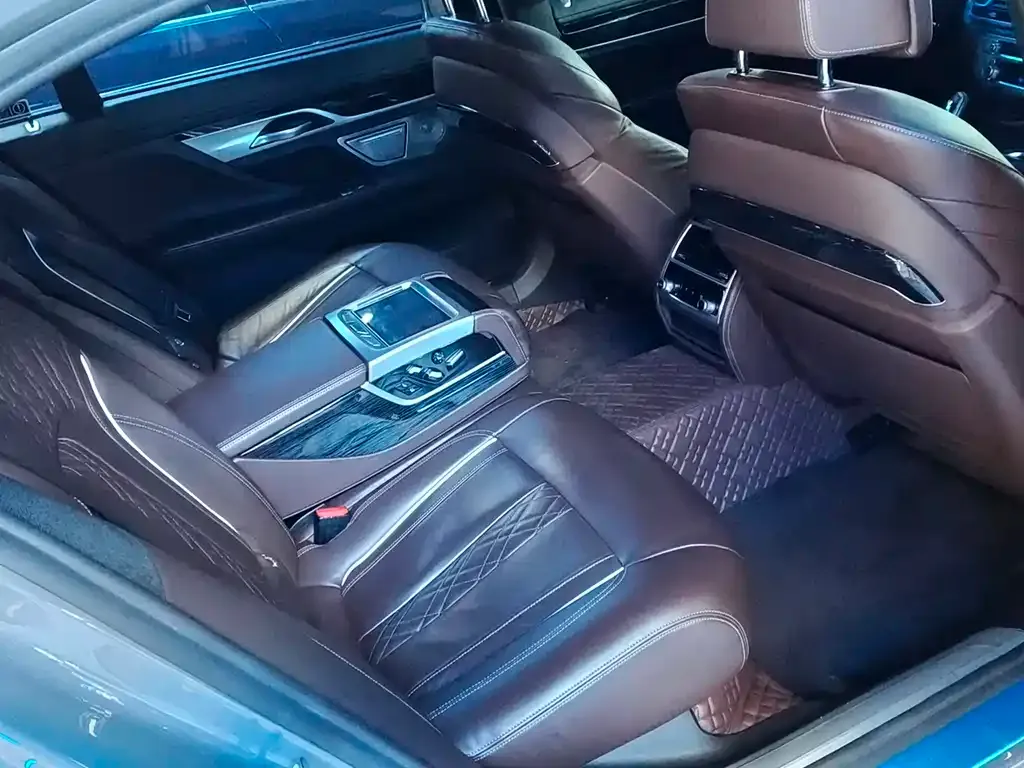 BMW 7 Series — фото 4