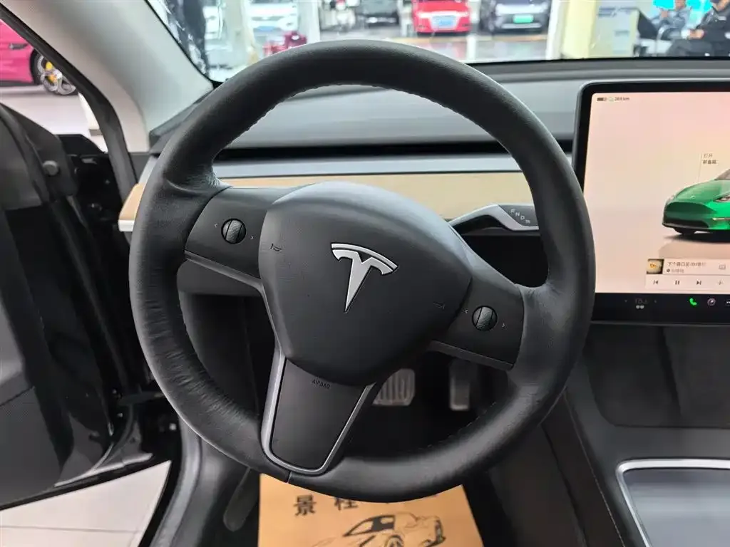 Tesla Model Y — фото 2