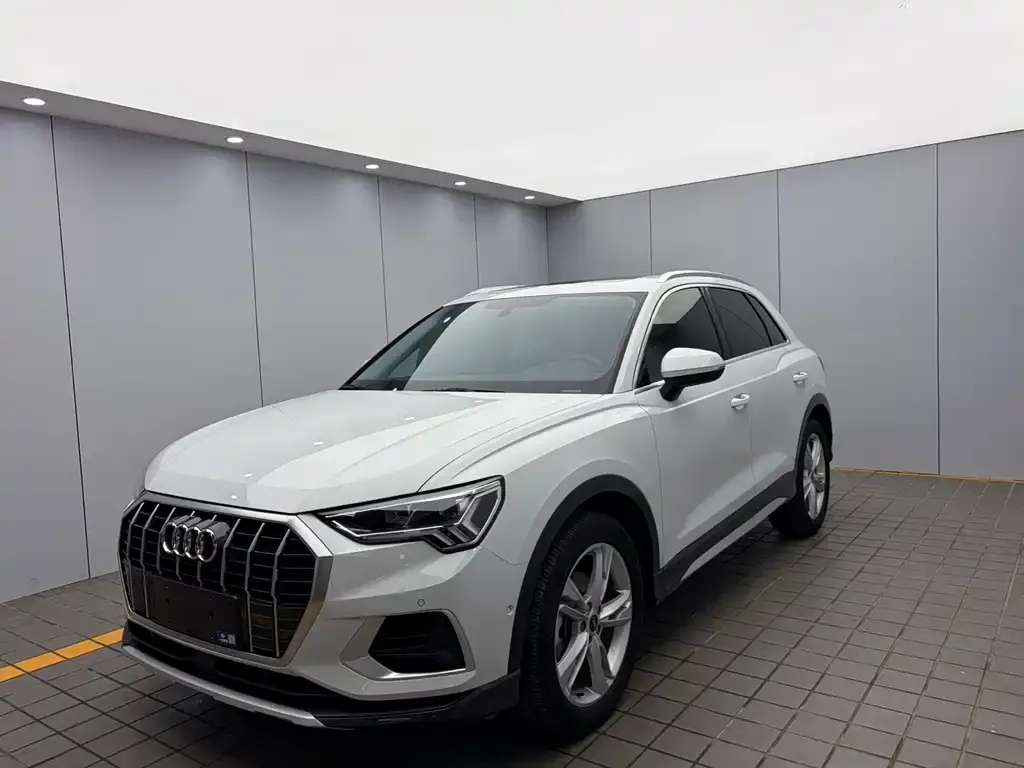 Audi Q3 — фото 1