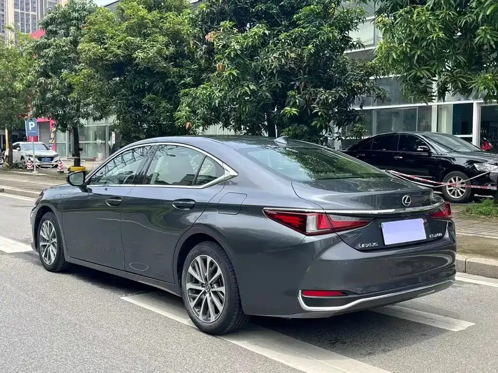 Lexus ES — фото 7