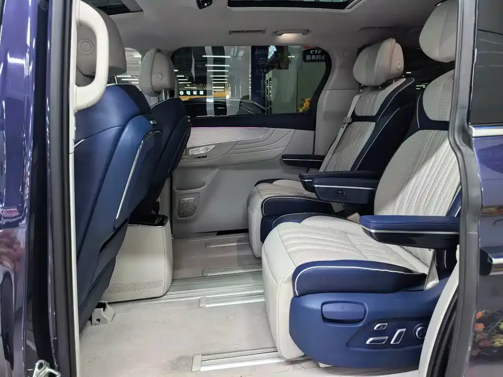 Roewe iMAX8 — фото 3