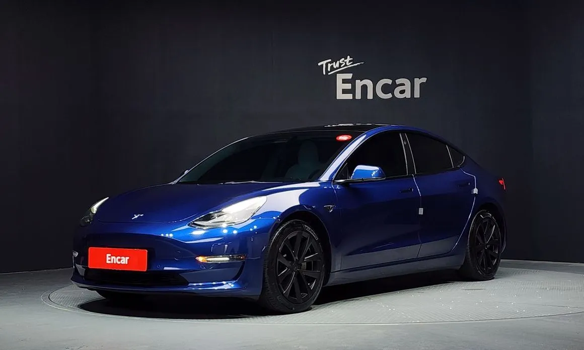 Tesla Model 3 — фото 1