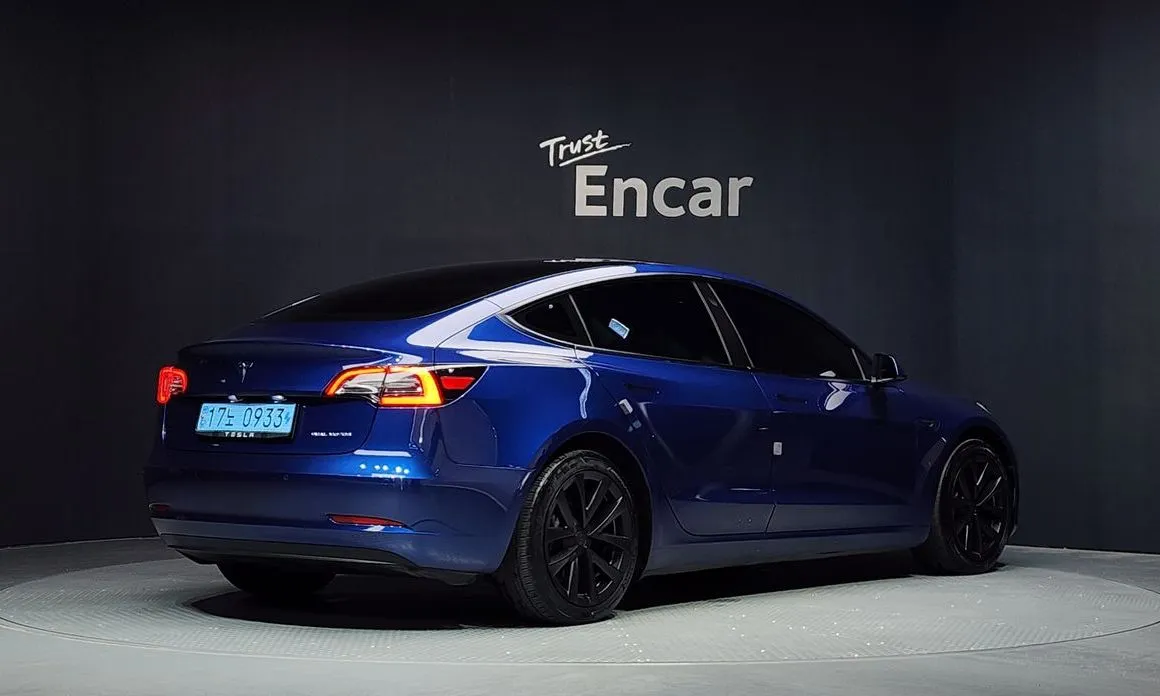 Tesla Model 3 — фото 5