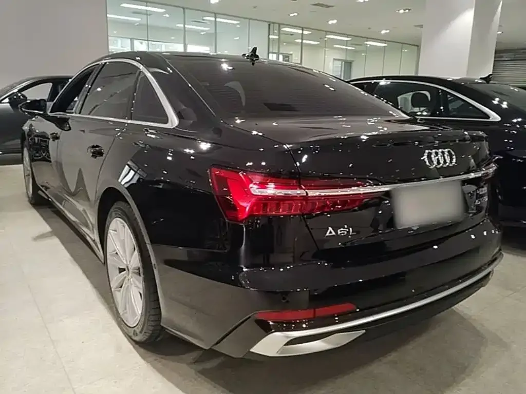 Audi A6L — фото 8
